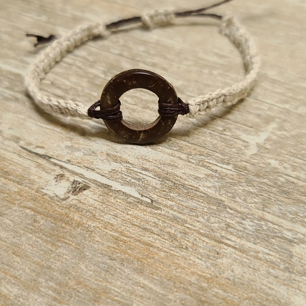 Hemp & Coconut Shell Bracelet - Picture 9 of 10
